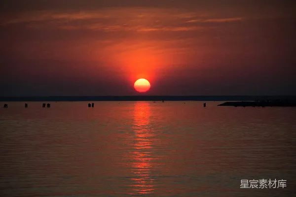 高清摄影 夕阳下的宁静湖景