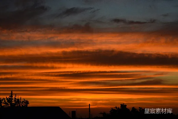 高清摄影 夕阳余晖下的云层
