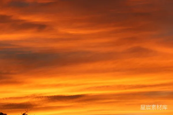 高清摄影 夕阳下的宁静天空