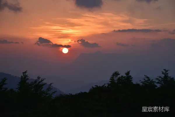 高清摄影 日落时的山间景色