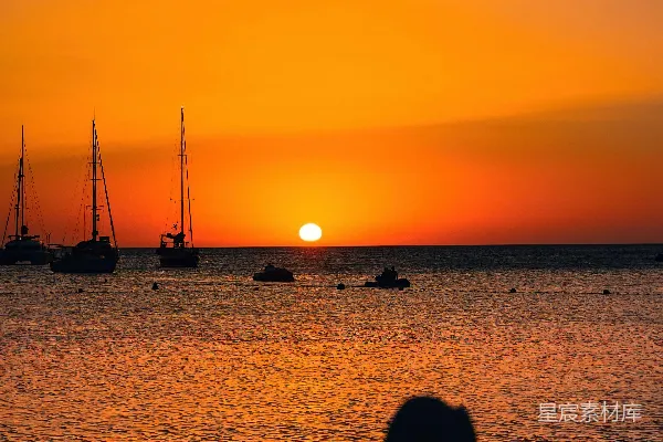 高清摄影 夕阳下的海港剪影