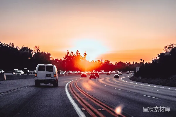 高清摄影 夕阳下的高速公路