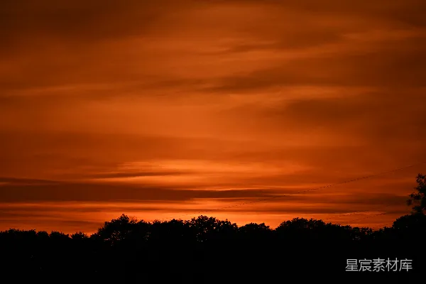 高清摄影 夕阳下的宁静天空