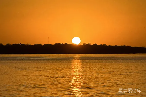 高清摄影 金色湖畔夕阳