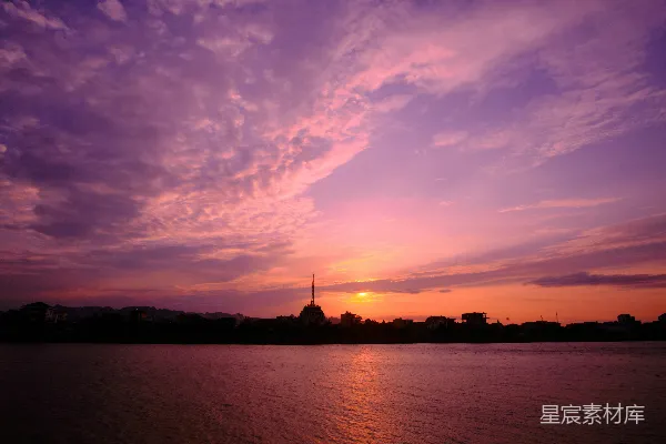 高清摄影 夕阳下的宁静河岸
