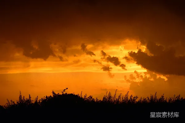 高清摄影 夕阳下的云彩