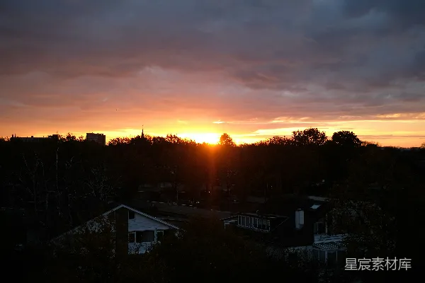 高清摄影 夕阳下的宁静小镇