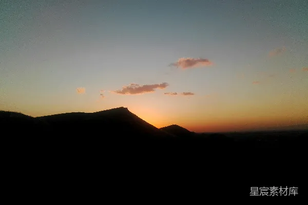 高清摄影 夕阳下的山影