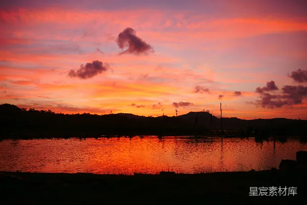 高清摄影 夕阳下的宁静湖泊
