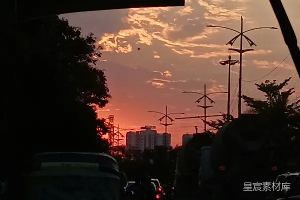 高清摄影 城市日落车窗视角