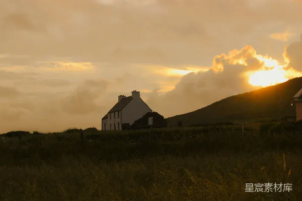 高清摄影 夕阳下的乡村小屋