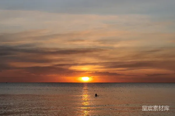 高清摄影 夕阳下的宁静海滩