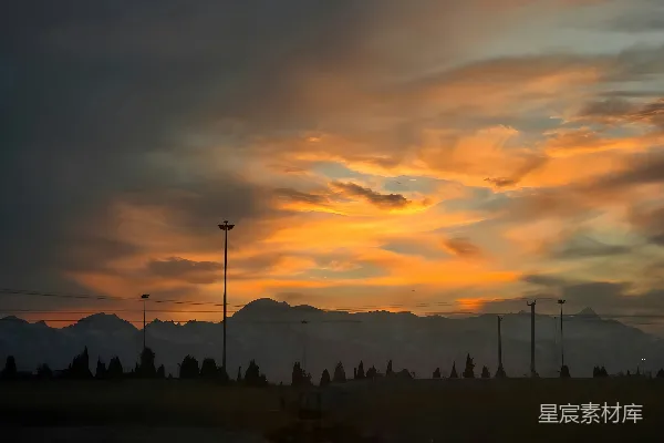高清摄影 夕阳下的山峦