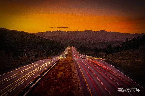高清摄影 夕阳下的高速公路