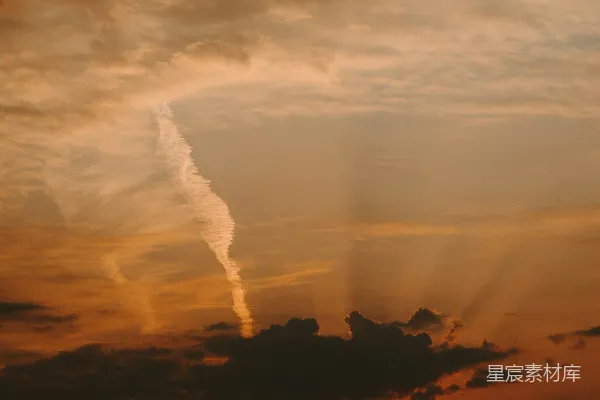 高清摄影 夕阳下的云彩