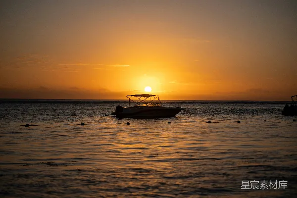 高清摄影 夕阳下的宁静海港
