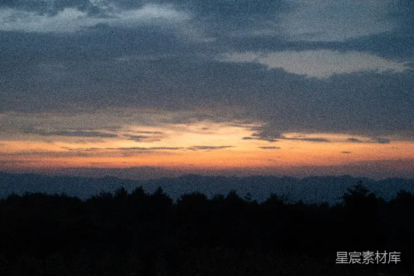 高清摄影 日落时分的山野