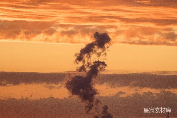 高清摄影 夕阳下的工业与能源