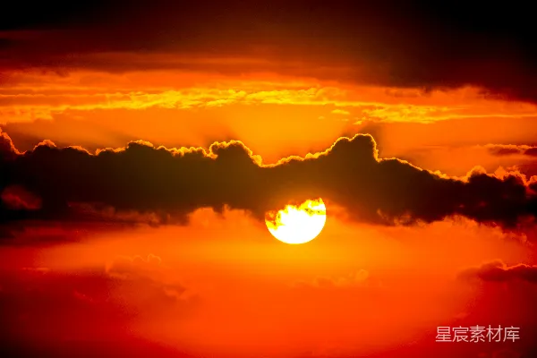 高清摄影 夕阳西下，云海翻涌