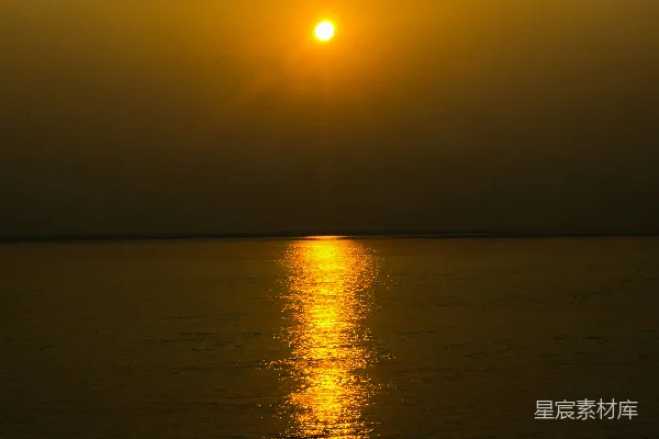 高清摄影 金色的海面与夕阳