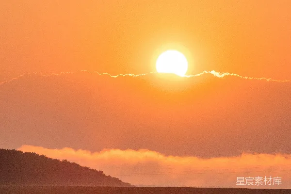 高清摄影 夕阳西下，宁静的田野