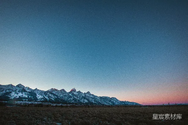 高清摄影 日落时分的雪山