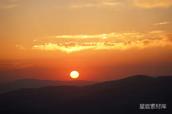 高清摄影 夕阳下的山峦