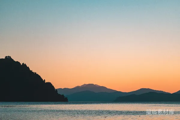 高清摄影 日落湖畔静谧山景