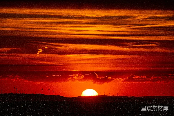 高清摄影 夕阳下的风车群