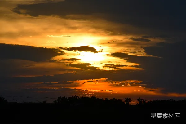 高清摄影 夕阳余晖下的宁静时刻