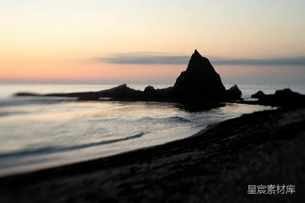 高清摄影 日落时分的岩石海岸线