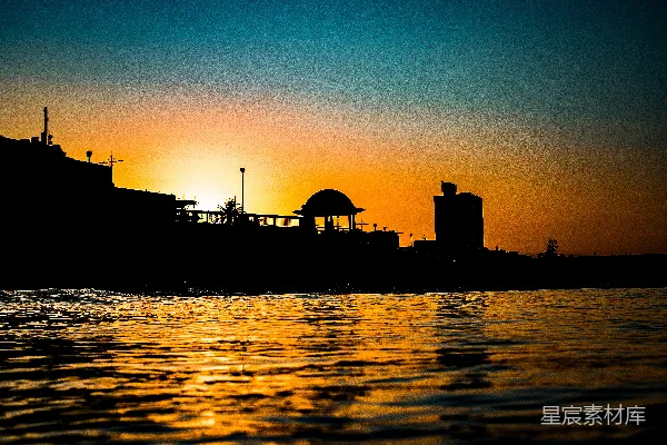 高清摄影 夕阳下的海滨剪影
