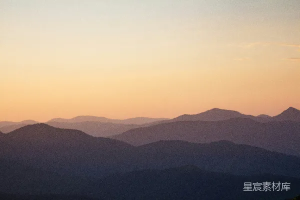 高清摄影 夕阳下的山峦轮廓