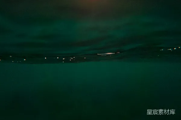 高清摄影 日落下的宁静湖面