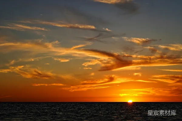 高清摄影 夕阳西下，海天一色