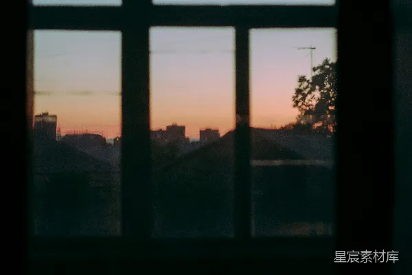 高清摄影 城市黄昏的窗口剪影