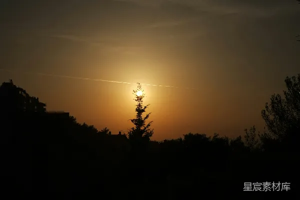 高清摄影 夕阳余晖下的城市剪影