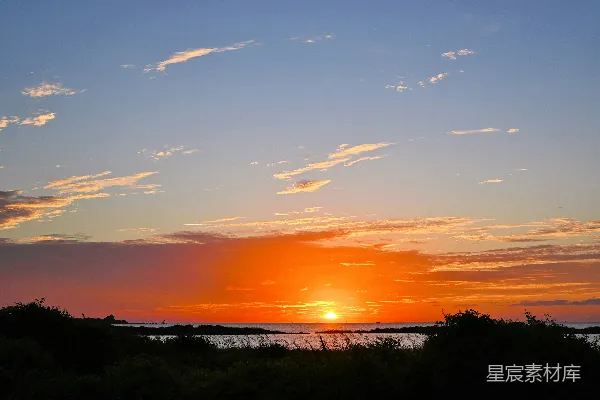 高清摄影 夕阳下的宁静海滩