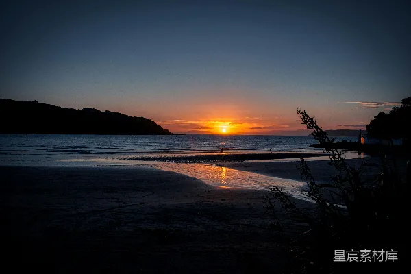 高清摄影 夕阳下的海滩