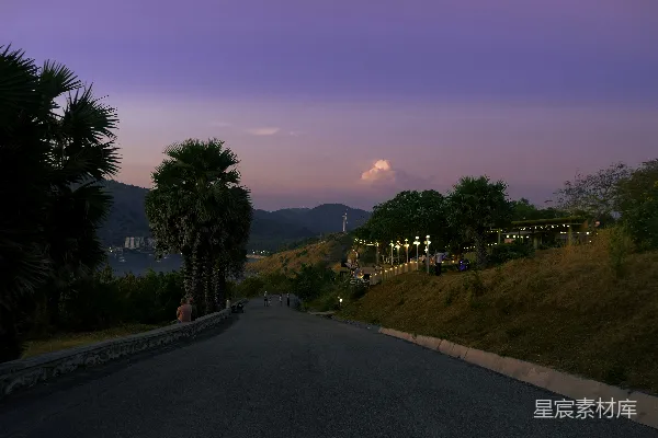 高清摄影 黄昏下的山间小路