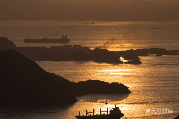 高清摄影 夕阳下的海上航线