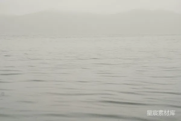 高清摄影 雾蒙蒙的海边