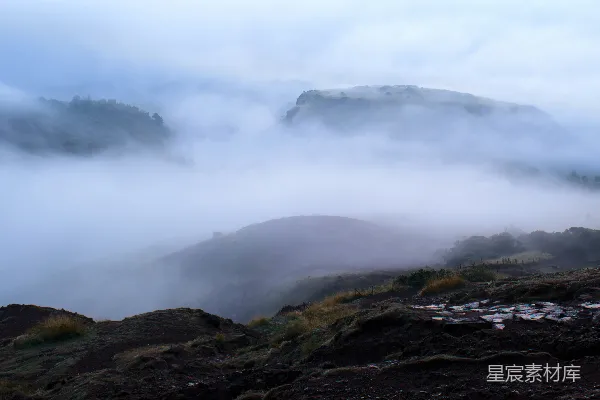 高清摄影 云海之上的山峦