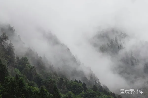 高清摄影 云雾缭绕的山脉
