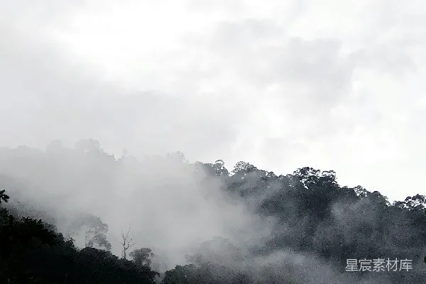 高清摄影 山间薄雾