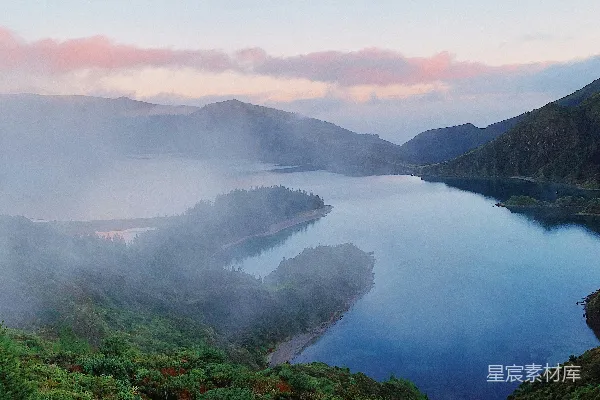 高清摄影 宁静的湖畔晨光