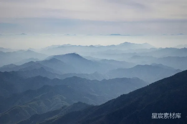 高清摄影 云海层叠的山峦