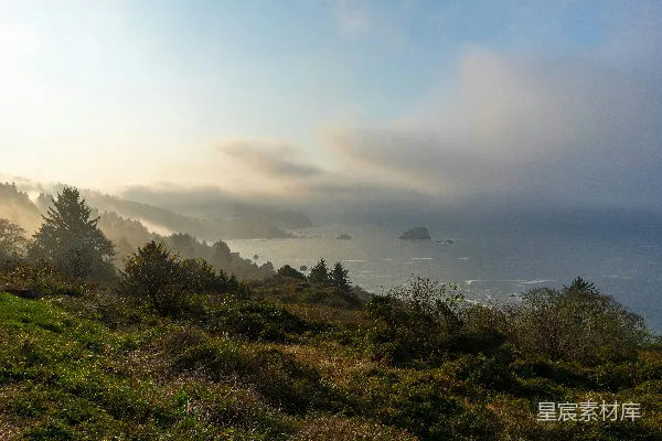 高清摄影 晨雾中的海岸线