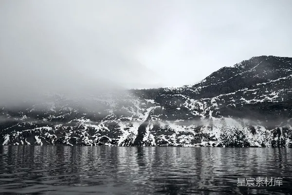 高清摄影 雾中雪山