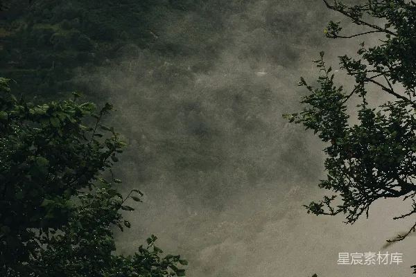 高清摄影 雾中的山峦